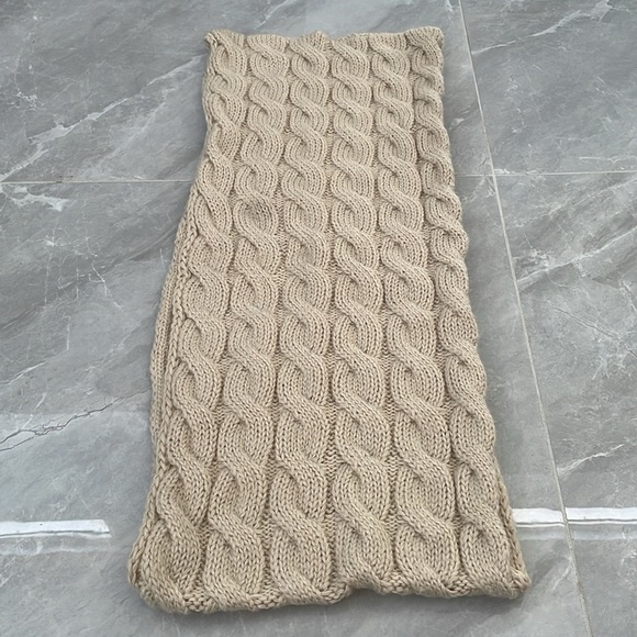 Women's Cable Knitted Infinity Scarf - Picture 6 of 15